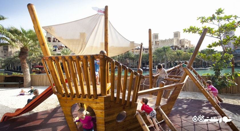 محوطه بازی مخصوص کودکان